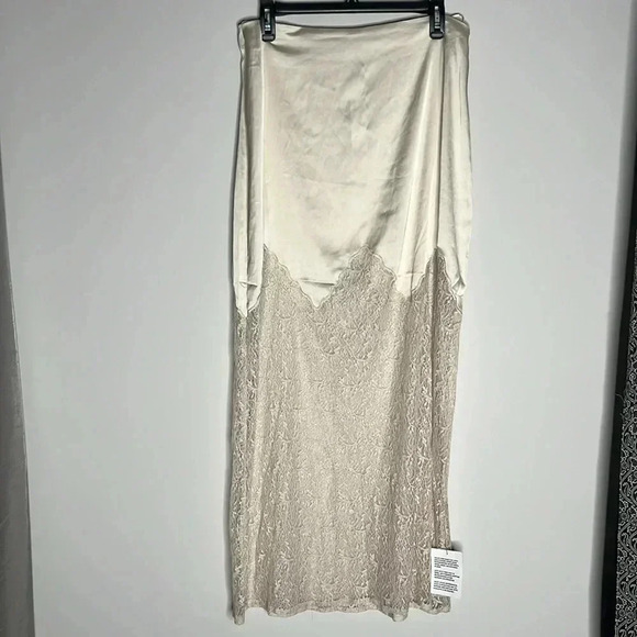 ASOS TopShop Women’s Cream Satin Silk Lace Mix  Maxi Skirt Size 10 - Picture 3 of 8